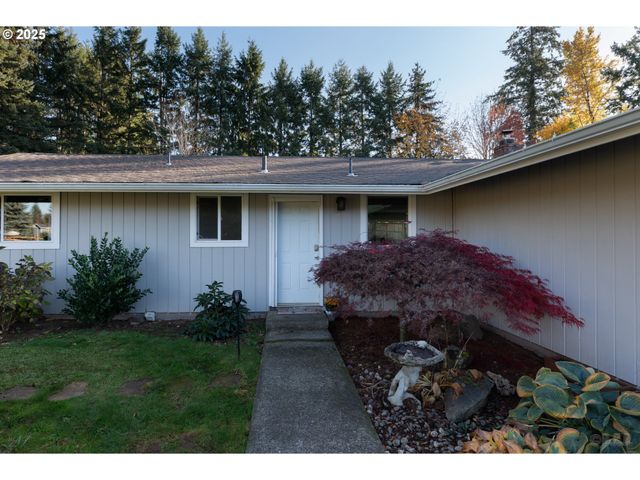 17000 Se FOREST HILL Dr, Damascus, OR 97089