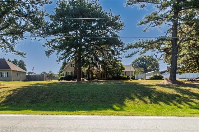 3414 Edgefield Road, Greensboro, NC 27409