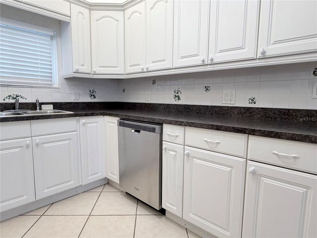 4320 YARDLEY AVENUE N, St Petersburg, FL 33713