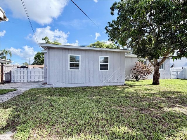 4320 YARDLEY AVENUE N, St Petersburg, FL 33713