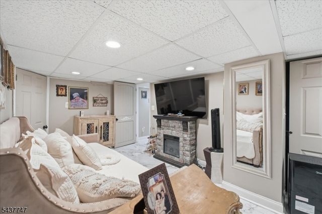 1 Woodlawn Rd, Sparta Twp., NJ 07871