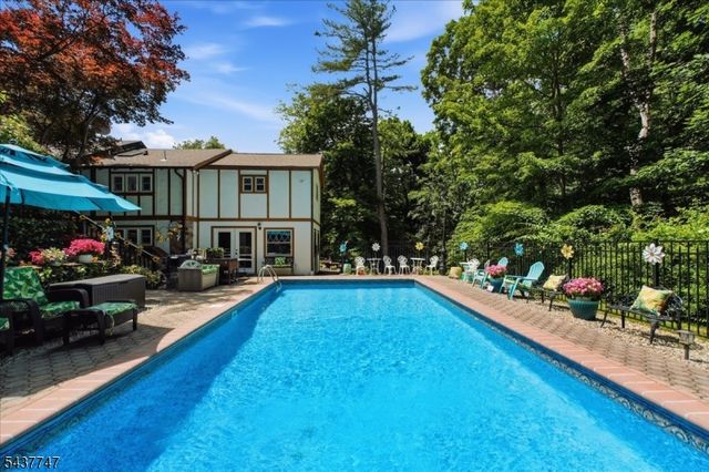 1 Woodlawn Rd, Sparta Twp., NJ 07871