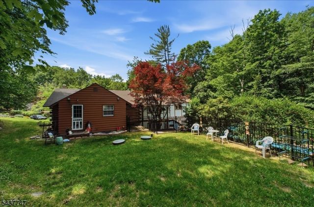 1 Woodlawn Rd, Sparta Twp., NJ 07871