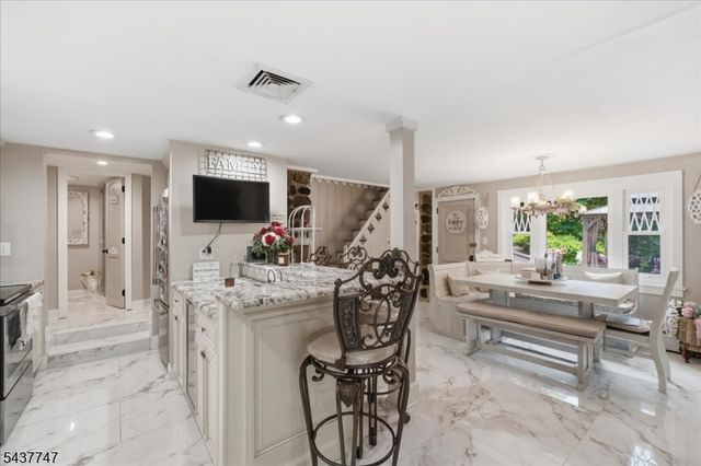 1 Woodlawn Rd, Sparta Twp., NJ 07871