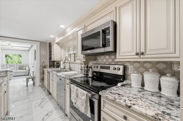1 Woodlawn Rd, Sparta Twp., NJ 07871