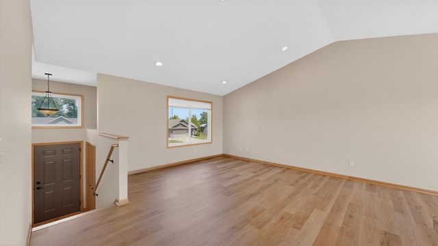 4024 Stone Point Drive NE, Rochester, MN 55906