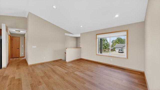 4024 Stone Point Drive NE, Rochester, MN 55906