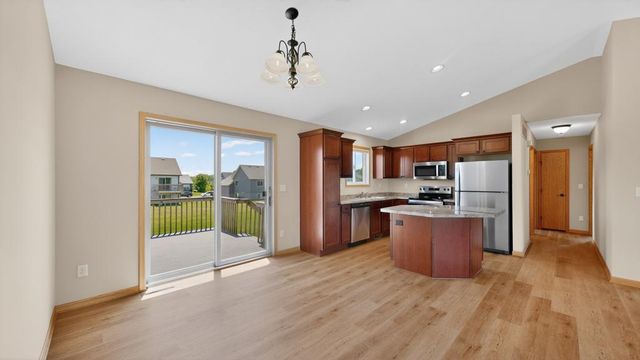 4024 Stone Point Drive NE, Rochester, MN 55906