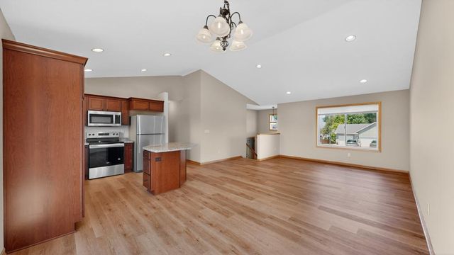 4024 Stone Point Drive NE, Rochester, MN 55906