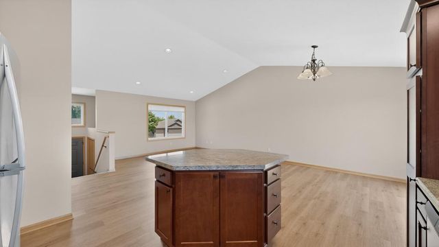 4024 Stone Point Drive NE, Rochester, MN 55906