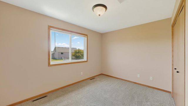 4024 Stone Point Drive NE, Rochester, MN 55906