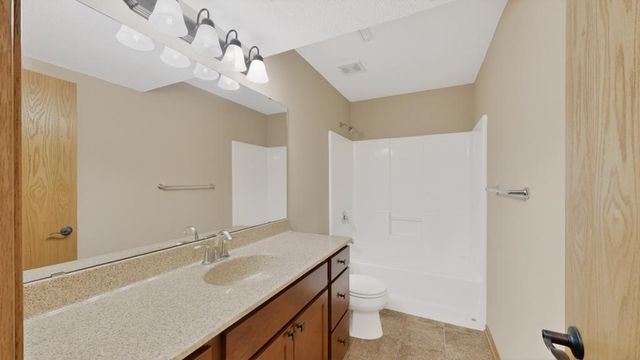 4024 Stone Point Drive NE, Rochester, MN 55906