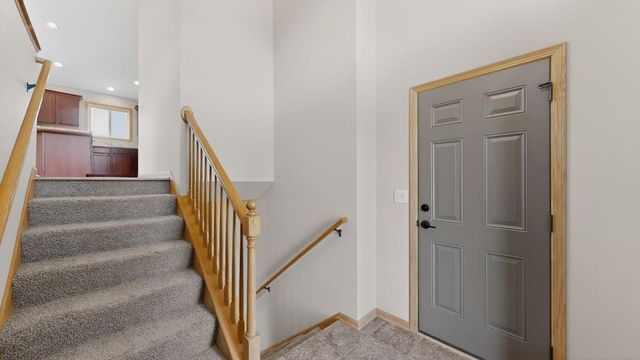 4024 Stone Point Drive NE, Rochester, MN 55906
