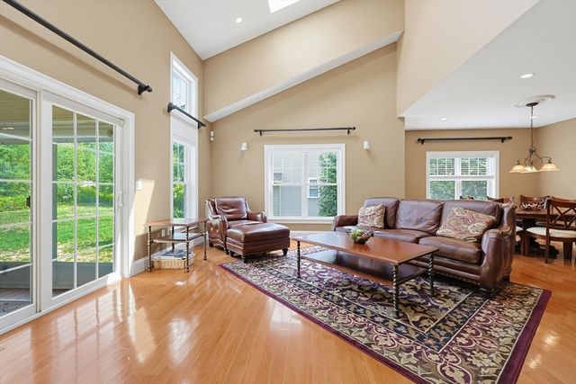 7 Walden Way 7, Milford, MA 01757