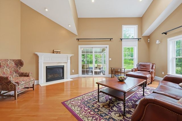 7 Walden Way 7, Milford, MA 01757