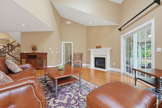 7 Walden Way 7, Milford, MA 01757