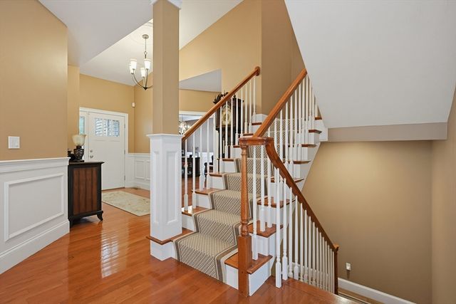 7 Walden Way 7, Milford, MA 01757