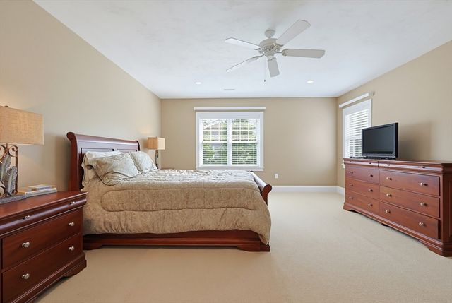 7 Walden Way 7, Milford, MA 01757