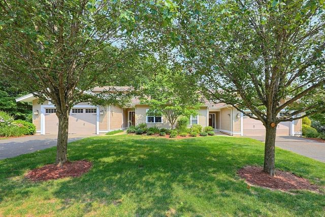 7 Walden Way 7, Milford, MA 01757