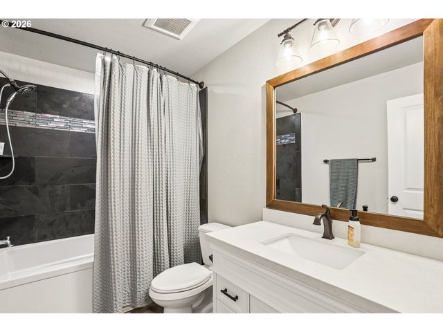 4417 Se 17TH Ave, Brush Prairie, WA 98606