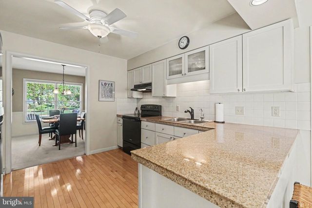 2427 CLOVER, Mechanicsburg, PA 17055