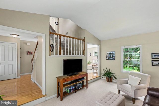 2427 CLOVER, Mechanicsburg, PA 17055