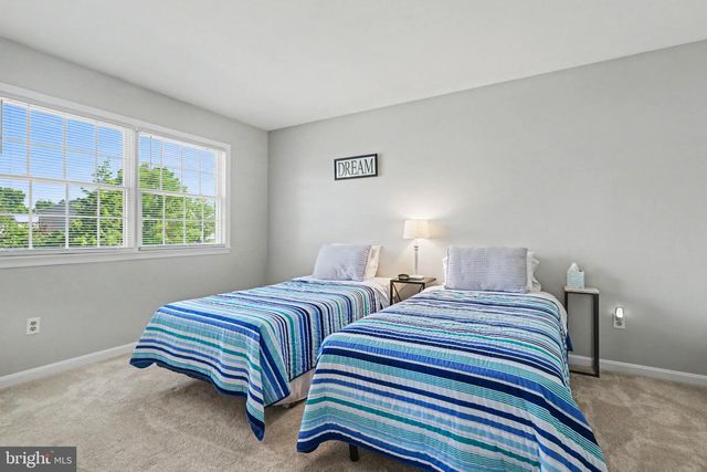 2427 CLOVER, Mechanicsburg, PA 17055