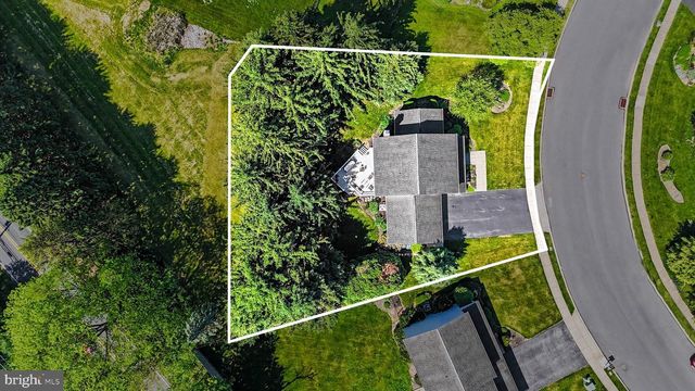 2427 CLOVER, Mechanicsburg, PA 17055