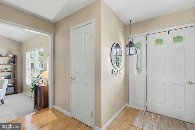 2427 CLOVER, Mechanicsburg, PA 17055