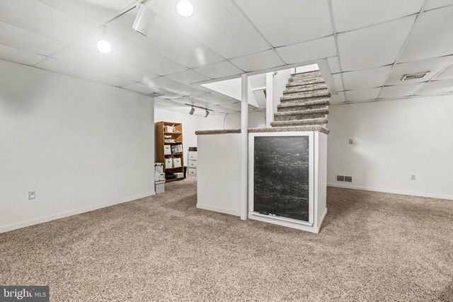 2427 CLOVER, Mechanicsburg, PA 17055