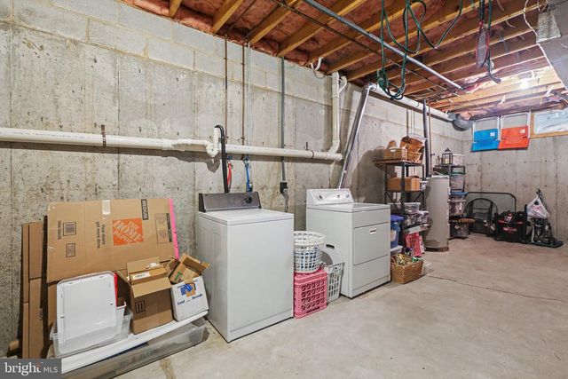 2427 CLOVER, Mechanicsburg, PA 17055