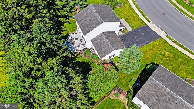 2427 CLOVER, Mechanicsburg, PA 17055