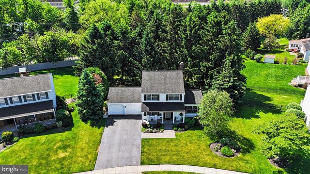 2427 CLOVER, Mechanicsburg, PA 17055