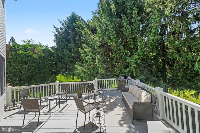 2427 CLOVER, Mechanicsburg, PA 17055