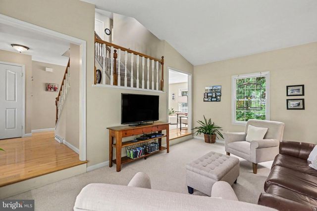 2427 CLOVER, Mechanicsburg, PA 17055