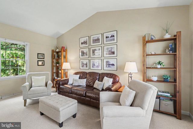 2427 CLOVER, Mechanicsburg, PA 17055