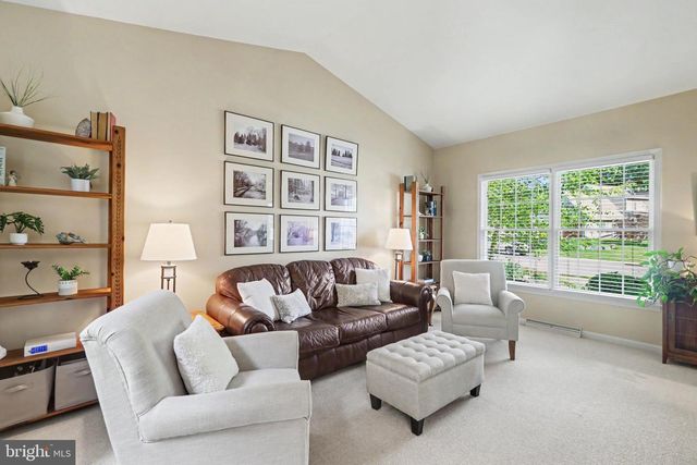 2427 CLOVER, Mechanicsburg, PA 17055