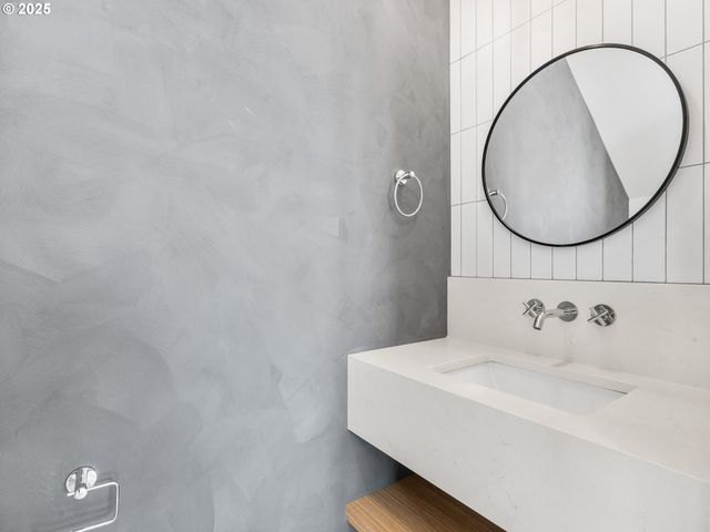 5177 Se 28th Ave 5, Portland, OR 97202