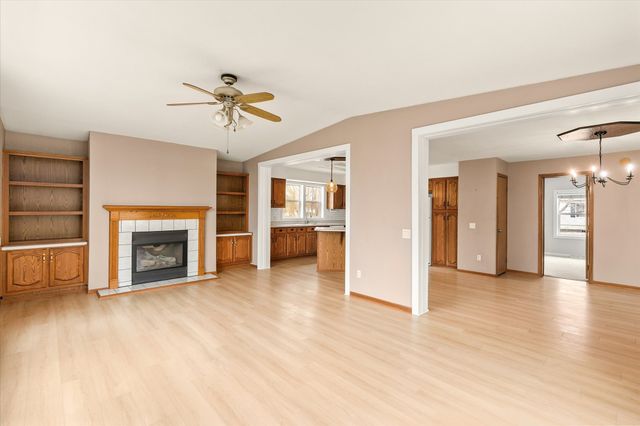 33045 Finestead Drive, Granger, IA 50109