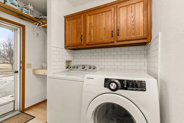 33045 Finestead Drive, Granger, IA 50109