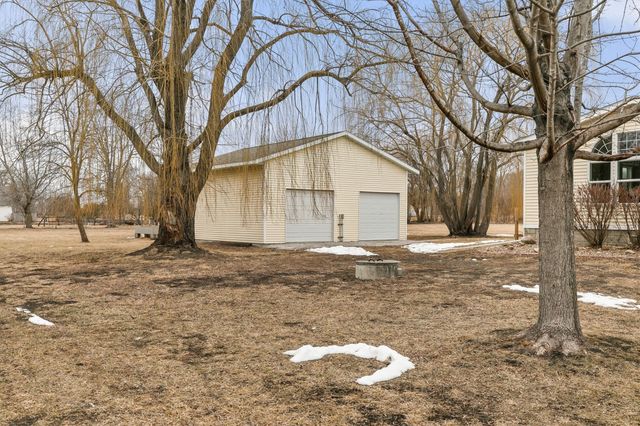 33045 Finestead Drive, Granger, IA 50109