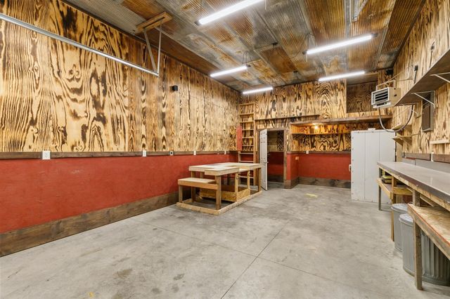 33045 Finestead Drive, Granger, IA 50109