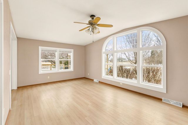 33045 Finestead Drive, Granger, IA 50109