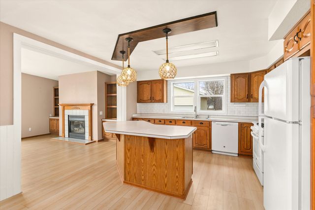 33045 Finestead Drive, Granger, IA 50109