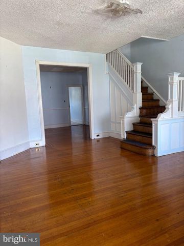 4636 OAKLAND ST, Philadelphia, PA 19124