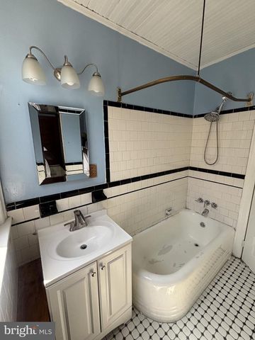 4636 OAKLAND ST, Philadelphia, PA 19124