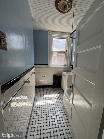 4636 OAKLAND ST, Philadelphia, PA 19124