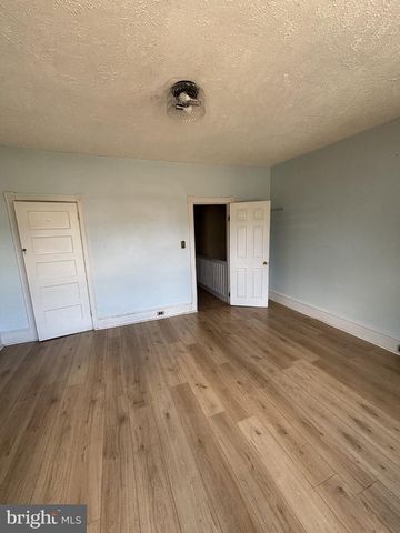 4636 OAKLAND ST, Philadelphia, PA 19124