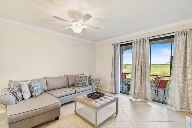 5558 PALMER CIRCLE 105, Bradenton, FL 34211