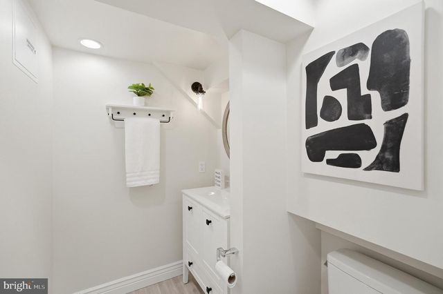 203 S WASHINGTON ST, Rockville, MD 20850